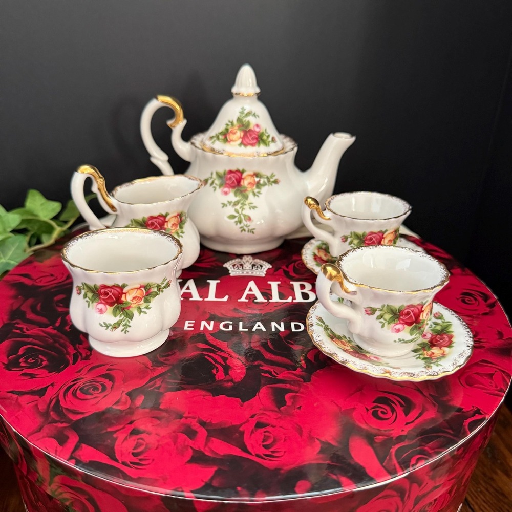 Vintage Royal Albert Old Country Roses Miniature Tea Set 8pc w/ Box